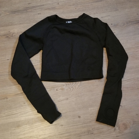 LM Activewear CropTop - Picture 1 of 5